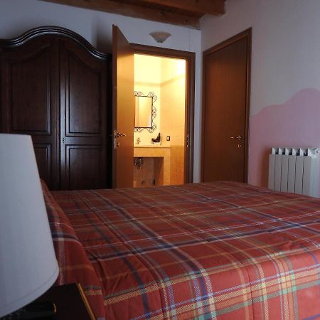 Affittacamere "La Lanterna Delle Fate" Borghetto di Vara Exterior foto